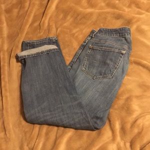 Donating 2/1⚠️ AEO cropped jeans
